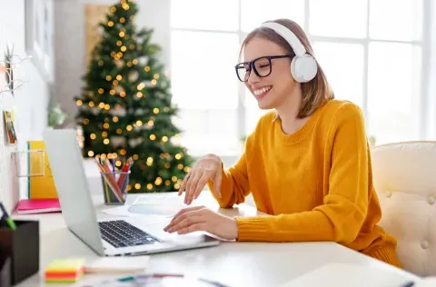 Navigating the Holiday Hurdle: Tips for Studying During the Festive Season